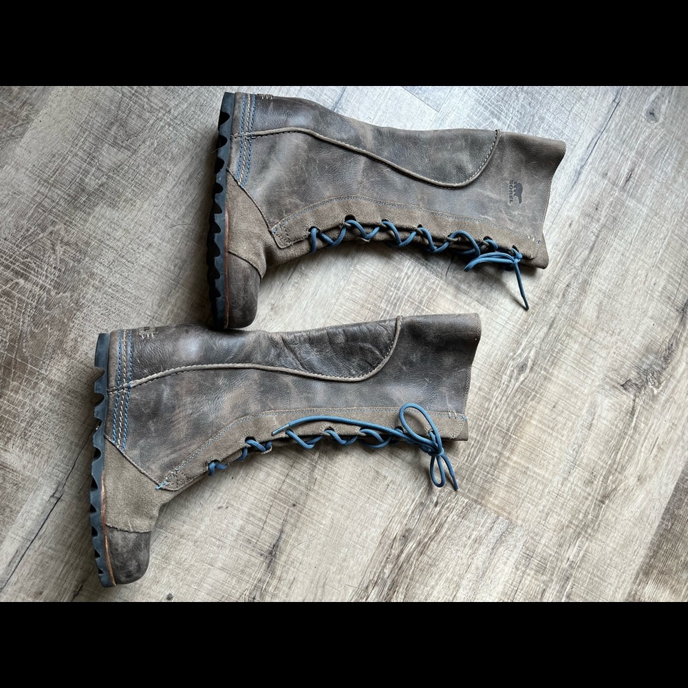 Sorel Cate the Great Tall Lace Up Wedge Boot great condition sz: 8